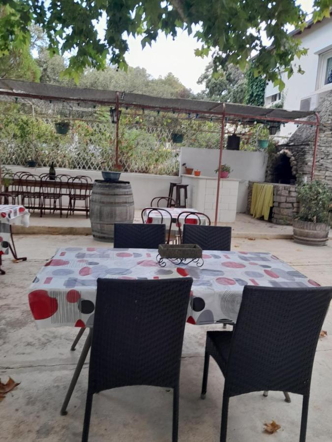 Auberge Des Garrigues Nîmes Kültér fotó