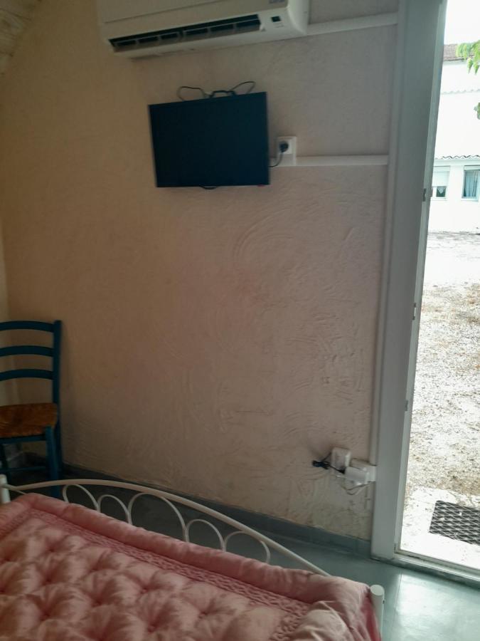Auberge Des Garrigues Nîmes Kültér fotó