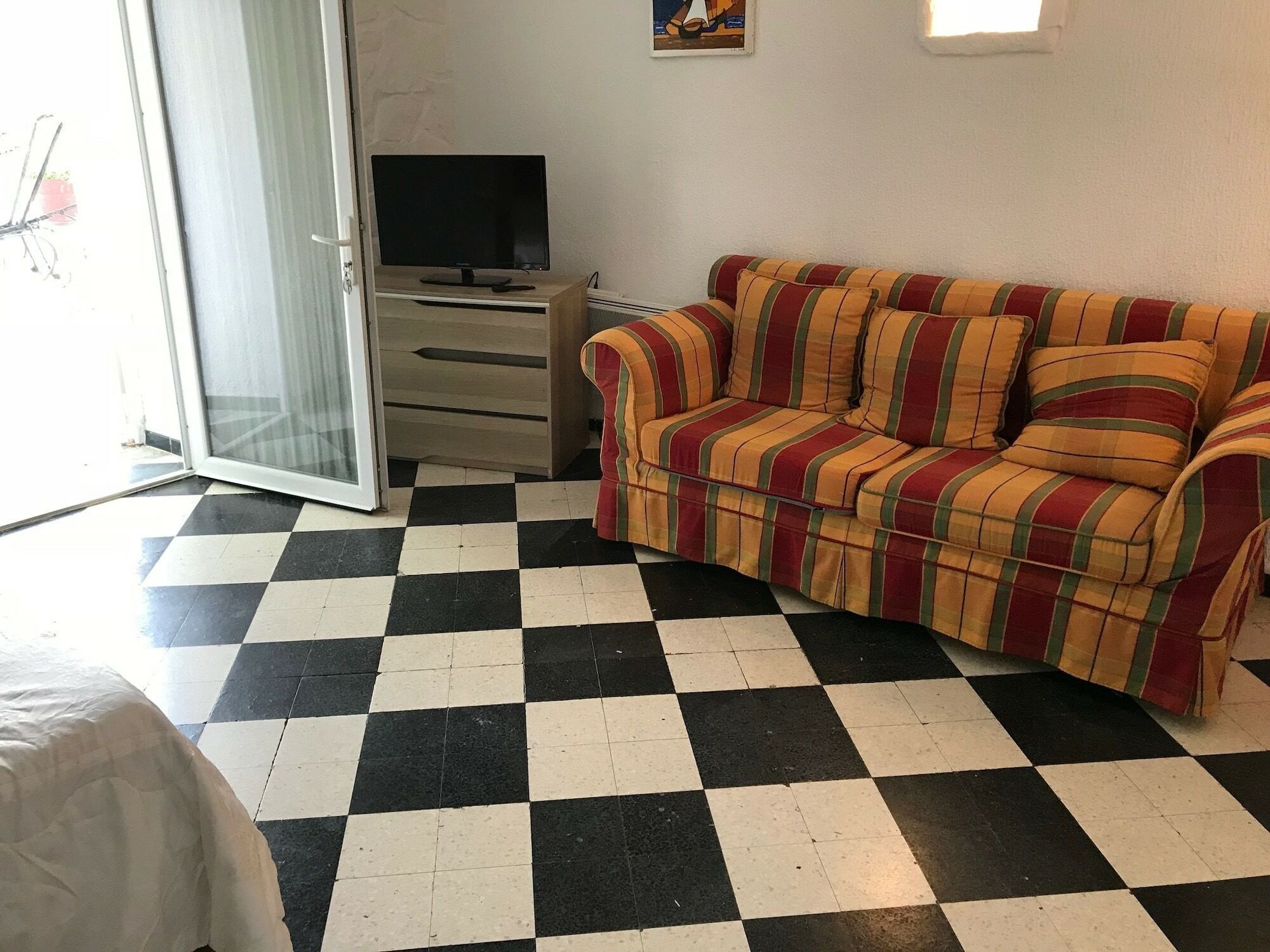 Auberge Des Garrigues Nîmes Kültér fotó