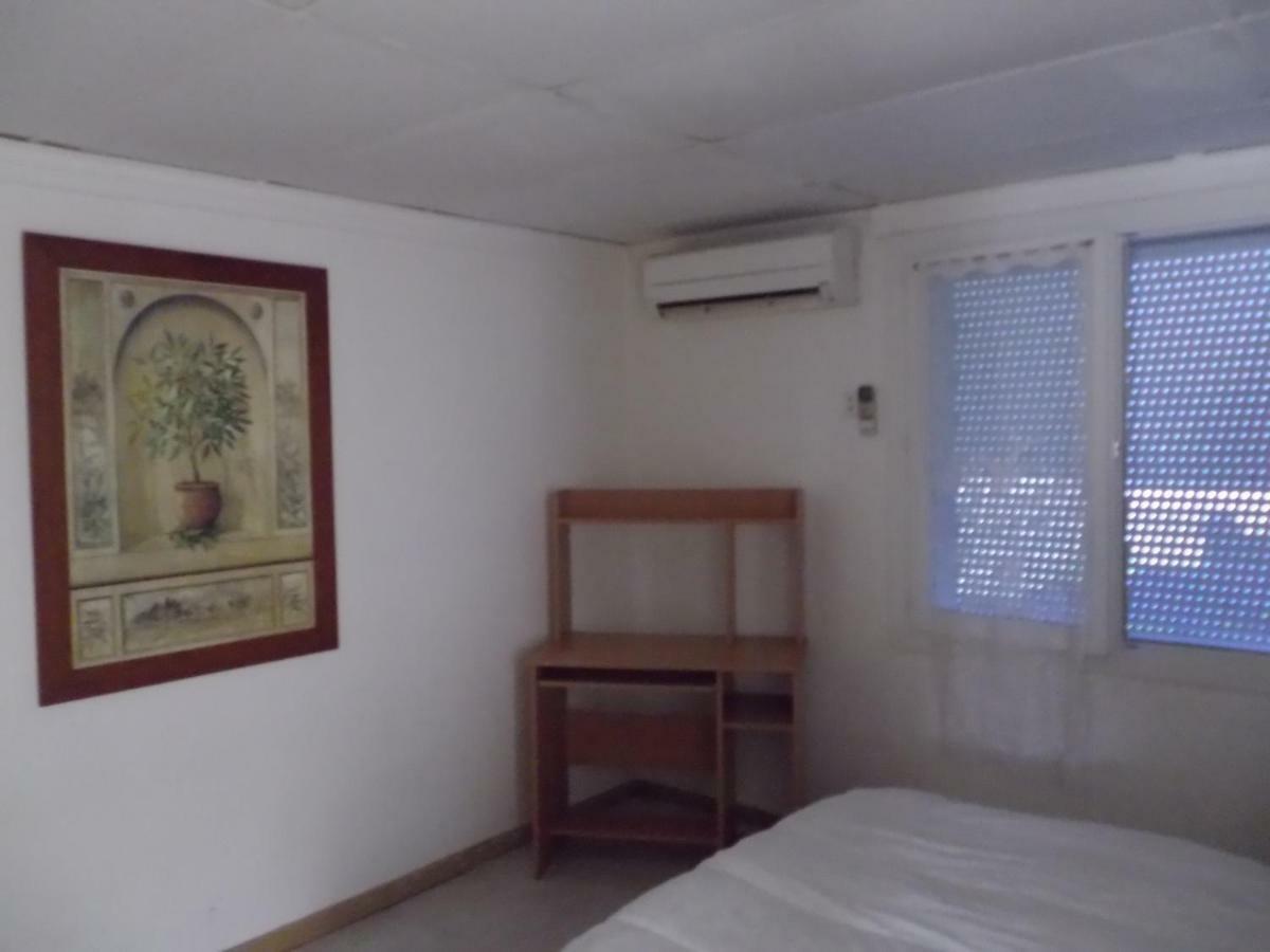 Auberge Des Garrigues Nîmes Kültér fotó