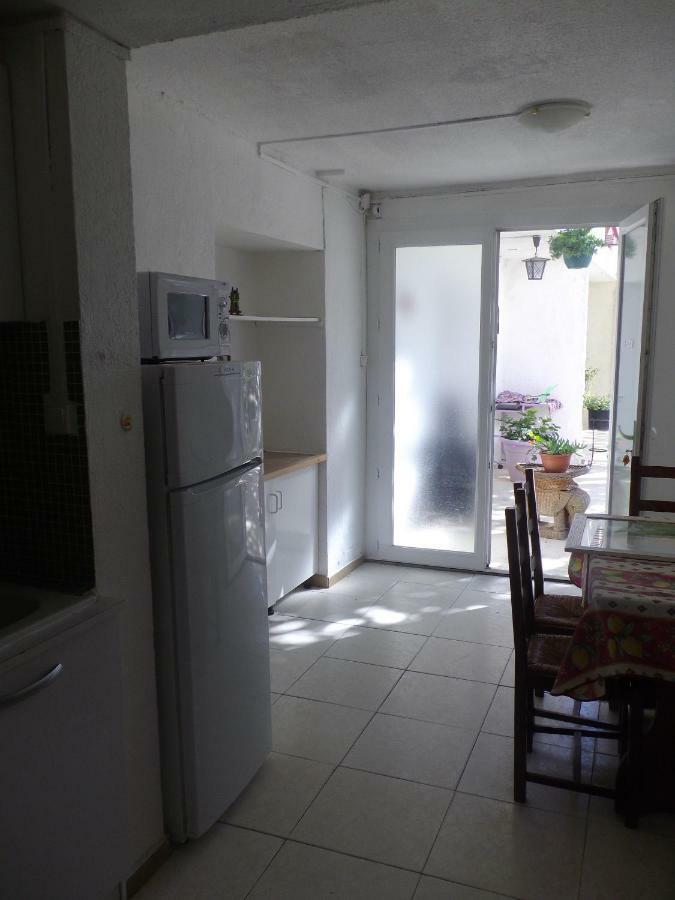 Auberge Des Garrigues Nîmes Kültér fotó