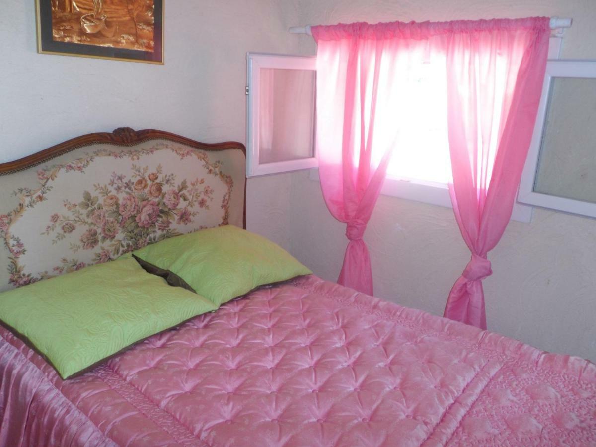 Auberge Des Garrigues Nîmes Kültér fotó