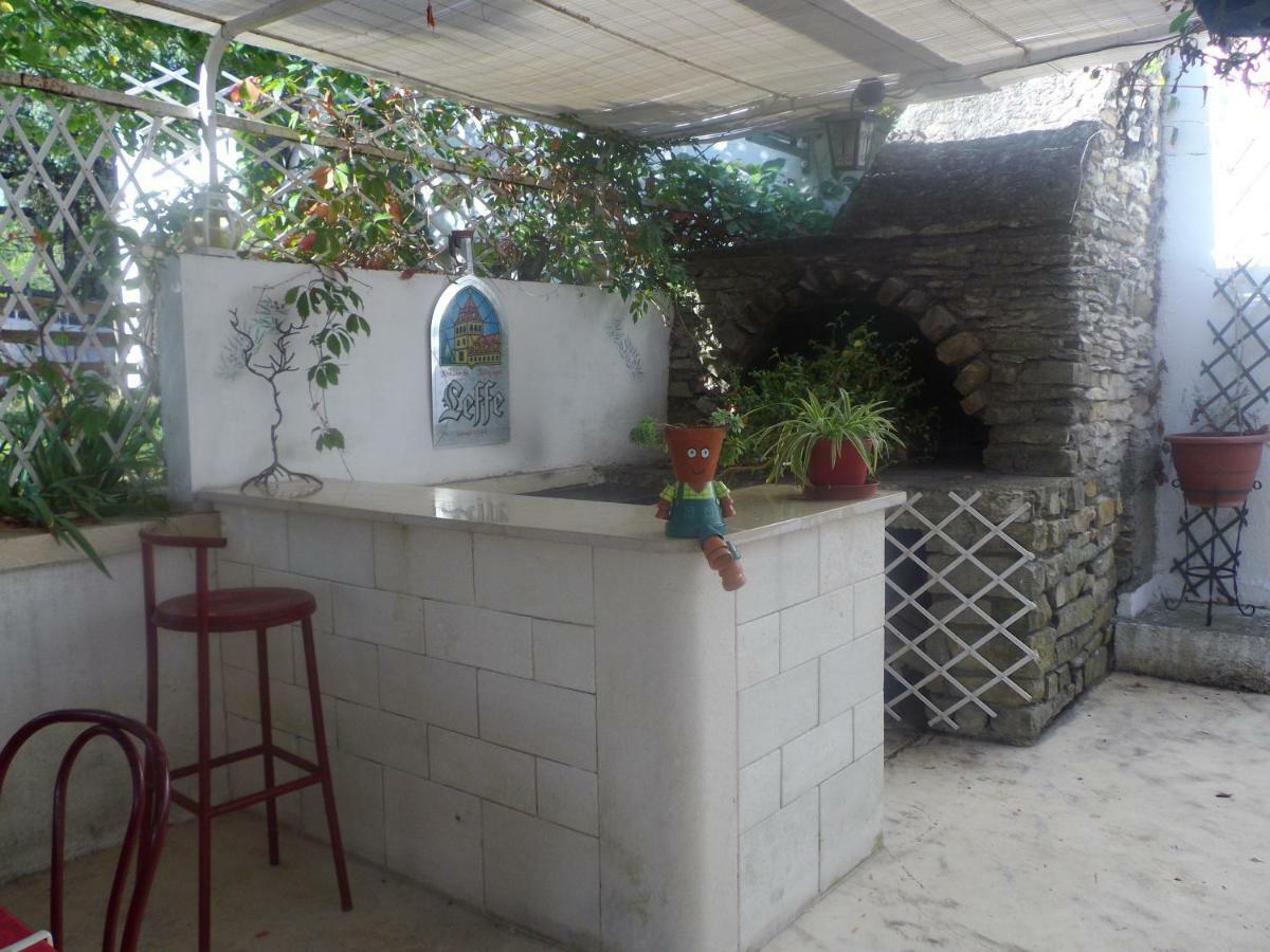 Auberge Des Garrigues Nîmes Kültér fotó