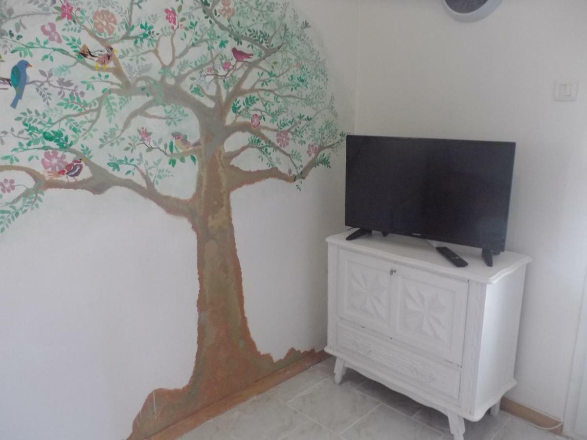 Auberge Des Garrigues Nîmes Kültér fotó