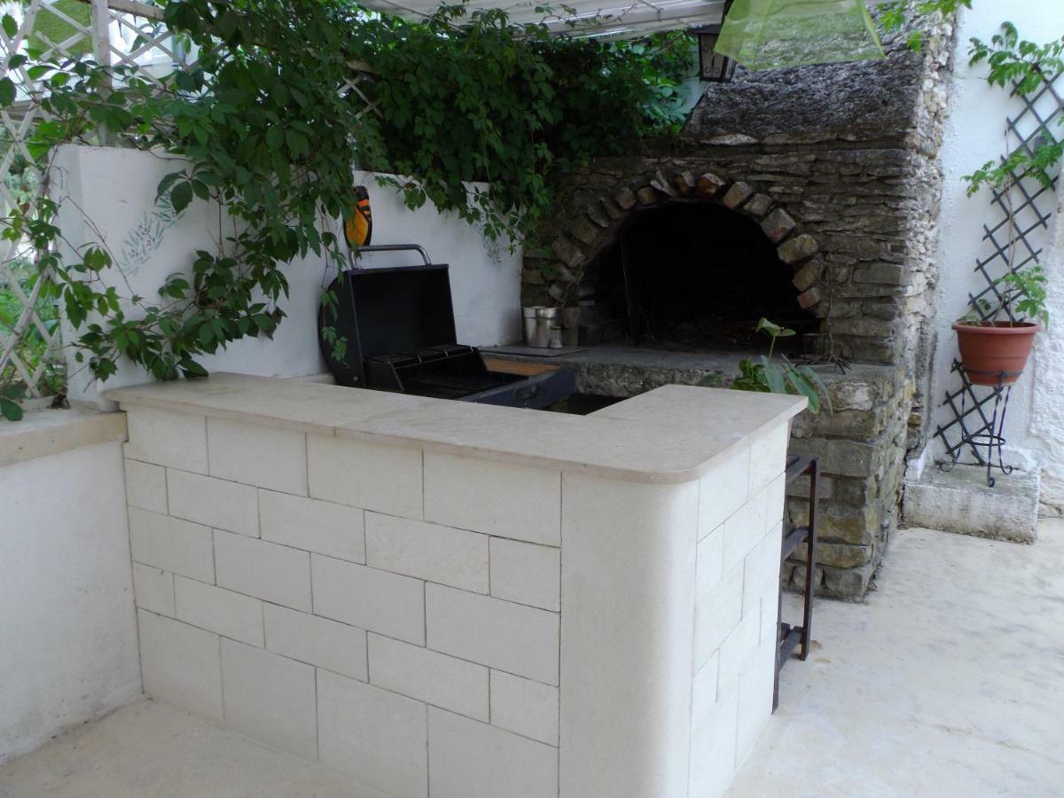Auberge Des Garrigues Nîmes Kültér fotó